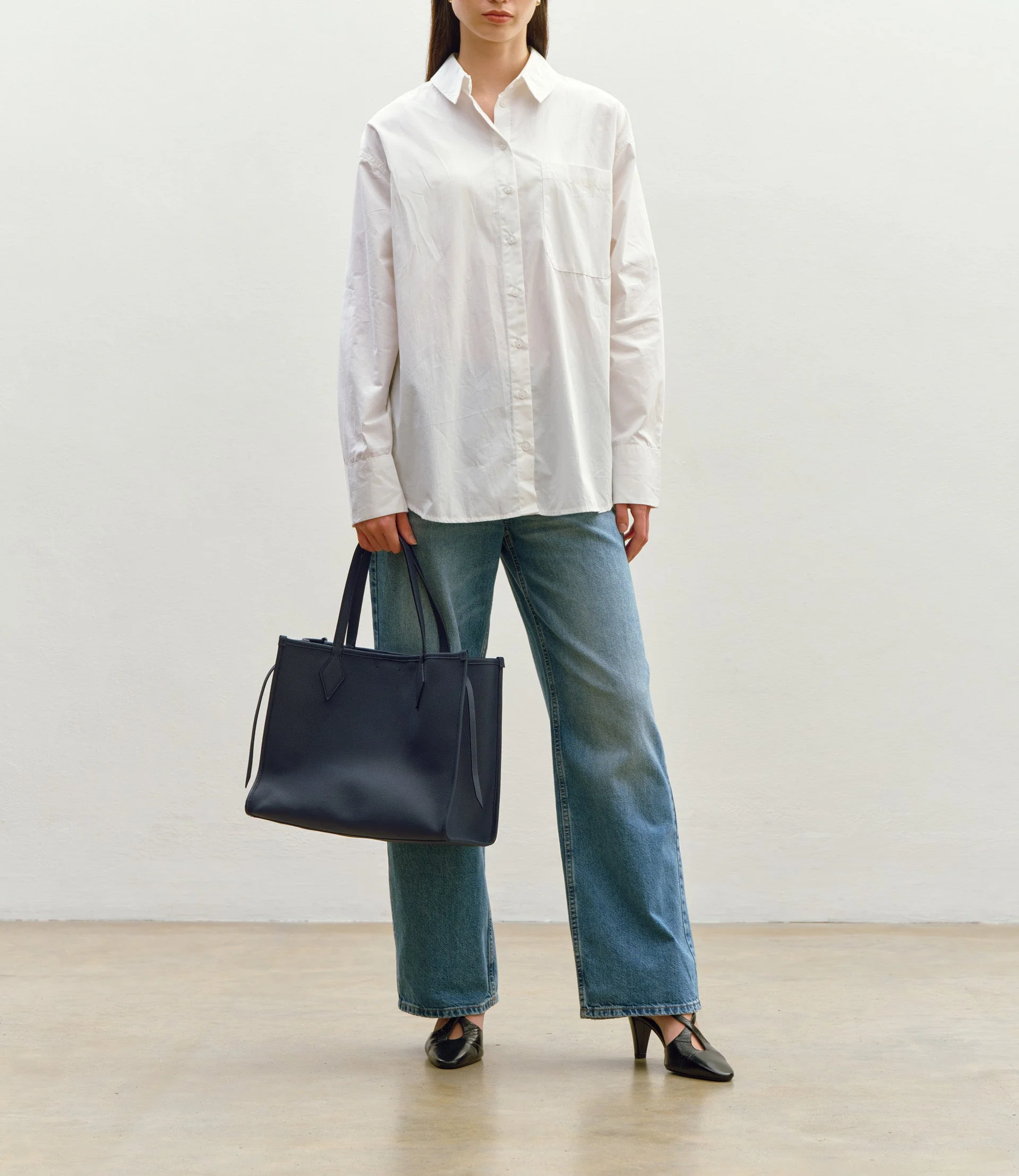 Chameleon 34 Soft Grain Leather Midnight - Image 4