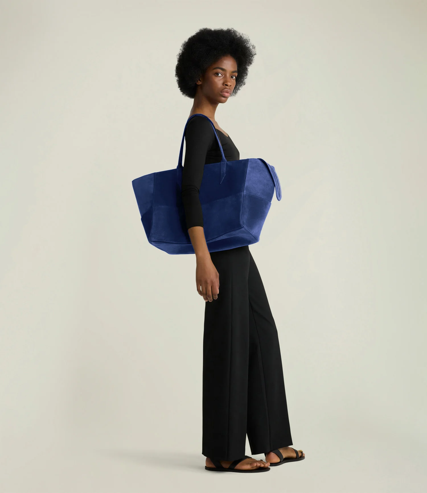 Incognito 42 Suede Navy - Image 4
