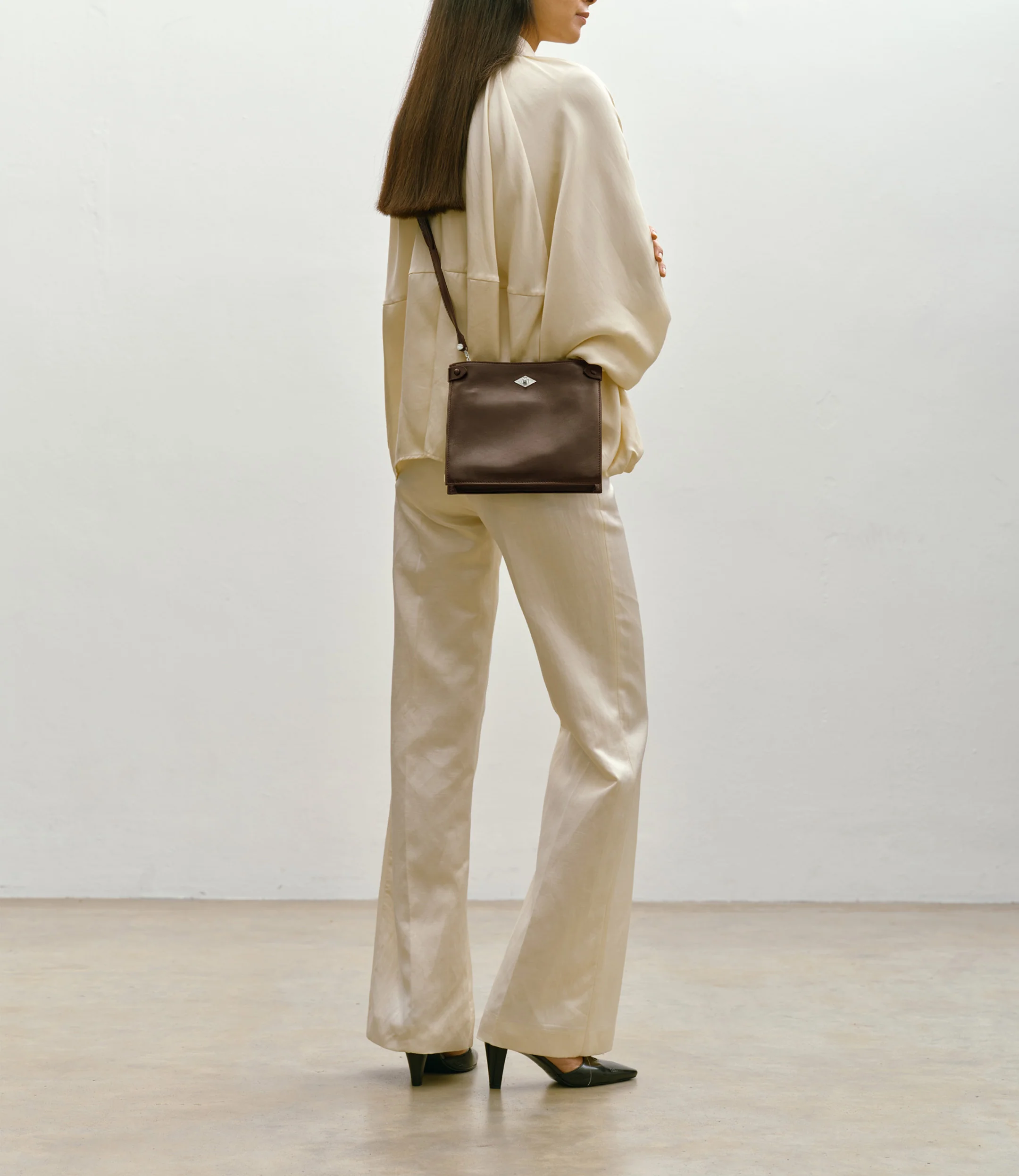 Stowaway Crossbody Elvis Walnut - Image 2